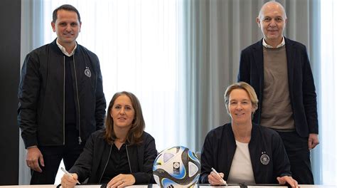 Germany women’s team coach Voss-Tecklenburg extends contract